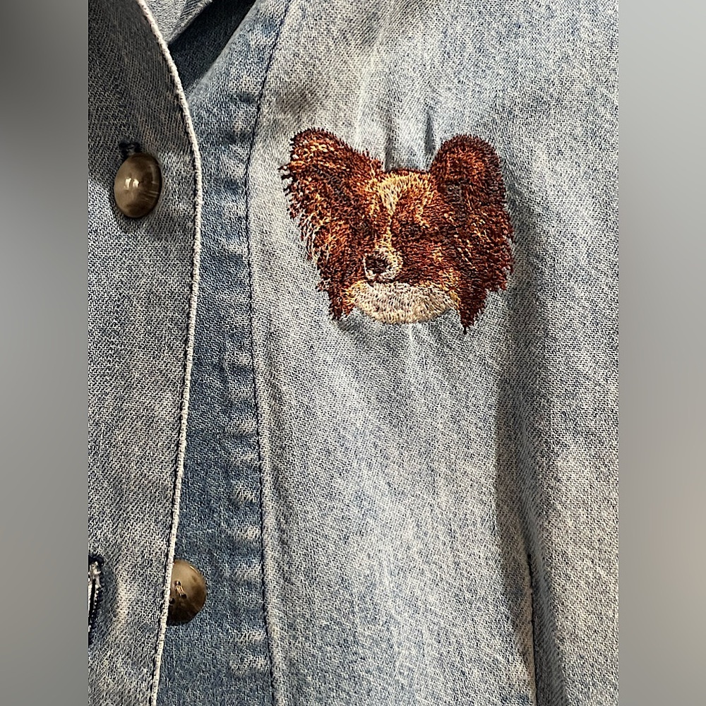 V I N T A G E Chambray Papillon Embroidered Shirt - Picture 2 of 4